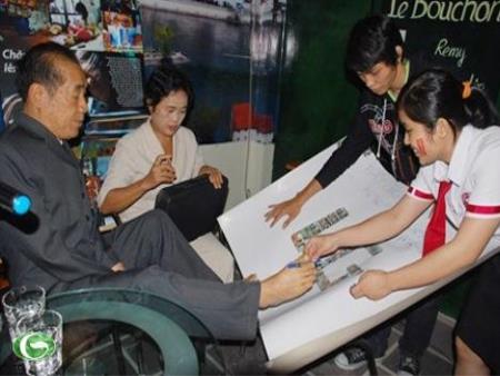 Bài giảng Kể chuyện Lớp 4 - Tuần 11, Bài: Bàn chân kì diệu